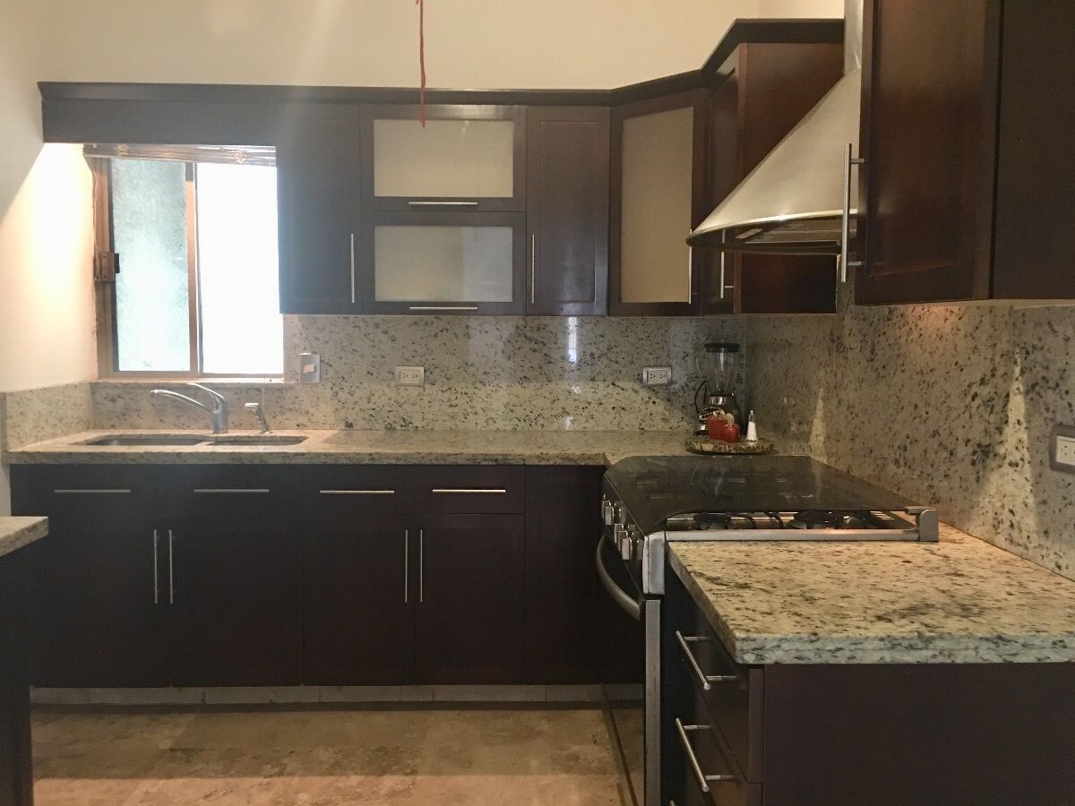 Venta de casa en Villas de Linda Vista, Monterrey