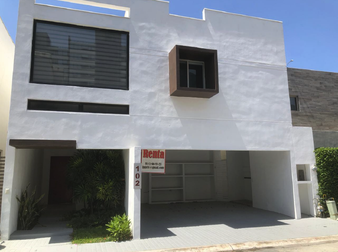 Casa Habitacón en Fracc. Privado - Zona Valle Poniente