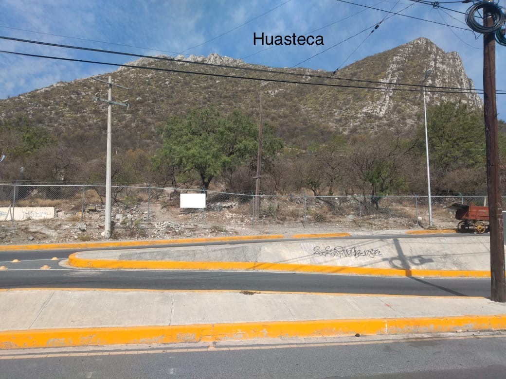 Terreno en La Huasteca, Sta. Catarina, N.L.