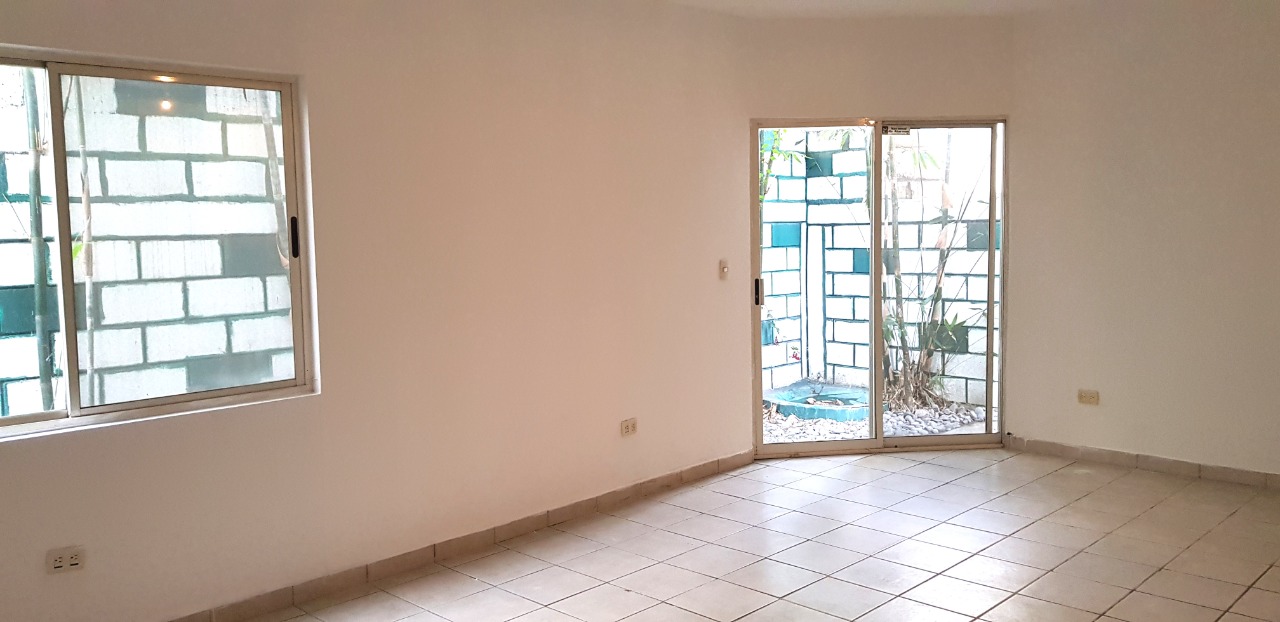 Casa en venta, Col. Fontanares Churubusco en Monterrey, N.L. 