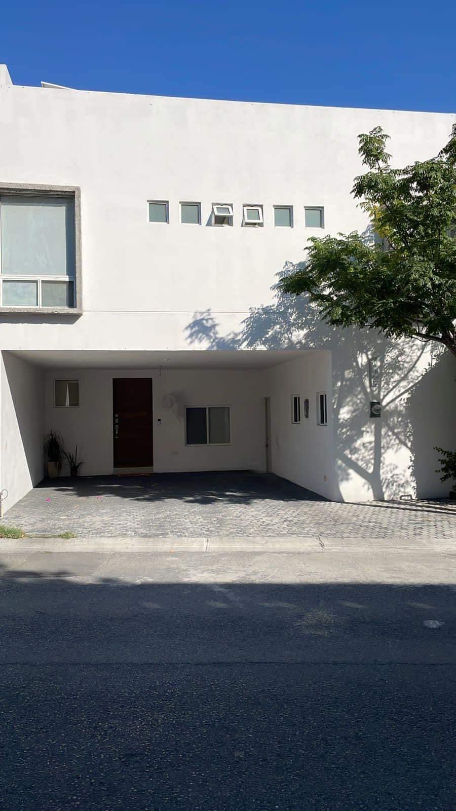 Fotografía de Gran Oportunidad Casa 3 Niveles, Sta. Catarina N.L.