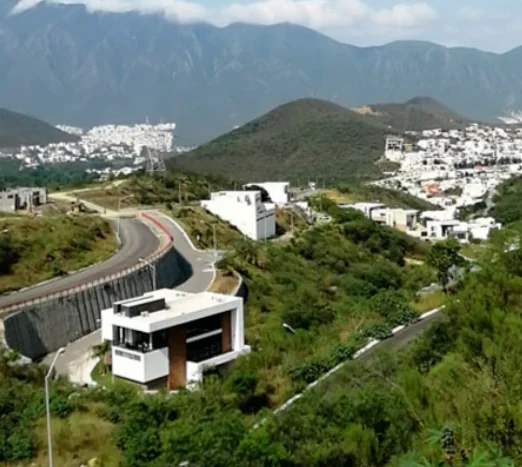 Terreno en Venta – Jardines de Valle Alto