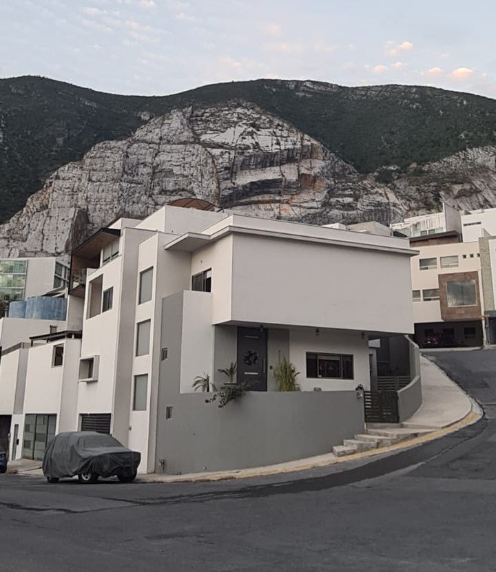 Casa en Colinas del Valle